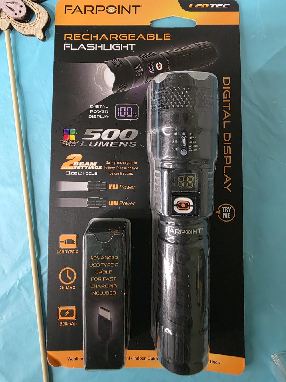FARPOINT black Rechargeable LED Flashlight with Digital Display